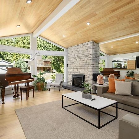Beautiful Villa With Heated Pool Hot Tub By Forest North Vancouver Exteriér fotografie
