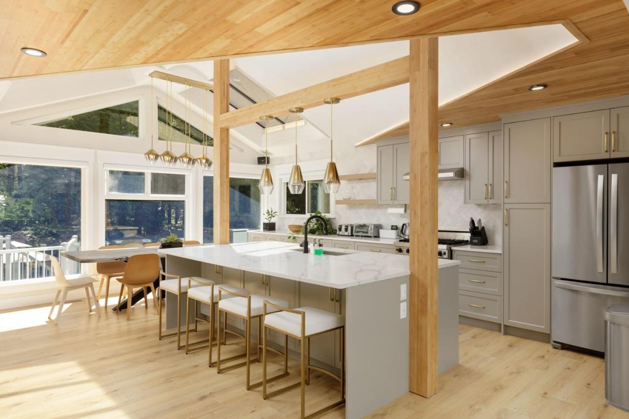 Beautiful Villa With Heated Pool Hot Tub By Forest North Vancouver Exteriér fotografie