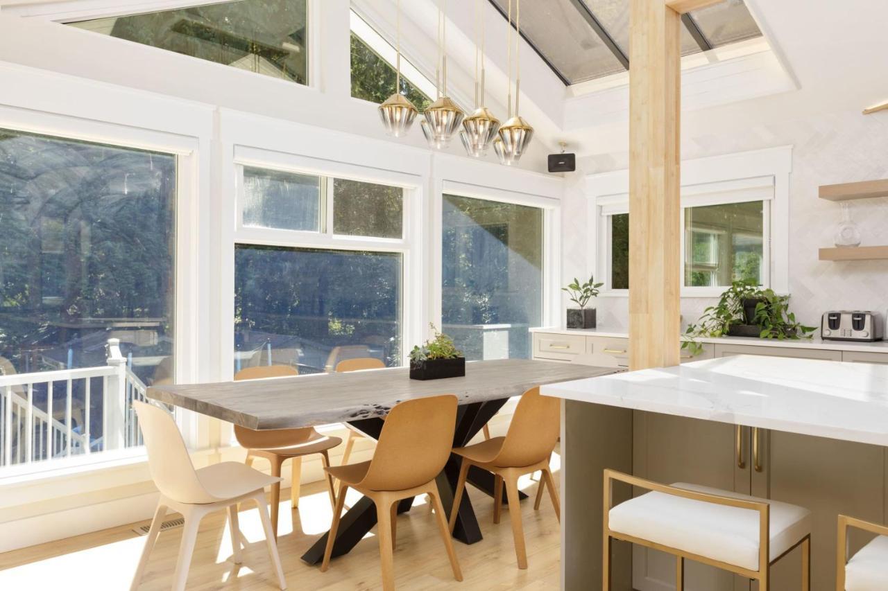 Beautiful Villa With Heated Pool Hot Tub By Forest North Vancouver Exteriér fotografie