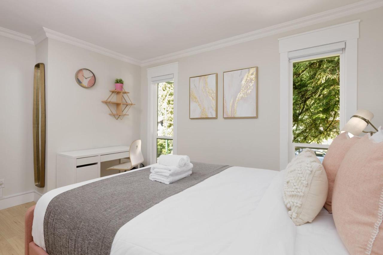Beautiful Villa With Heated Pool Hot Tub By Forest North Vancouver Exteriér fotografie