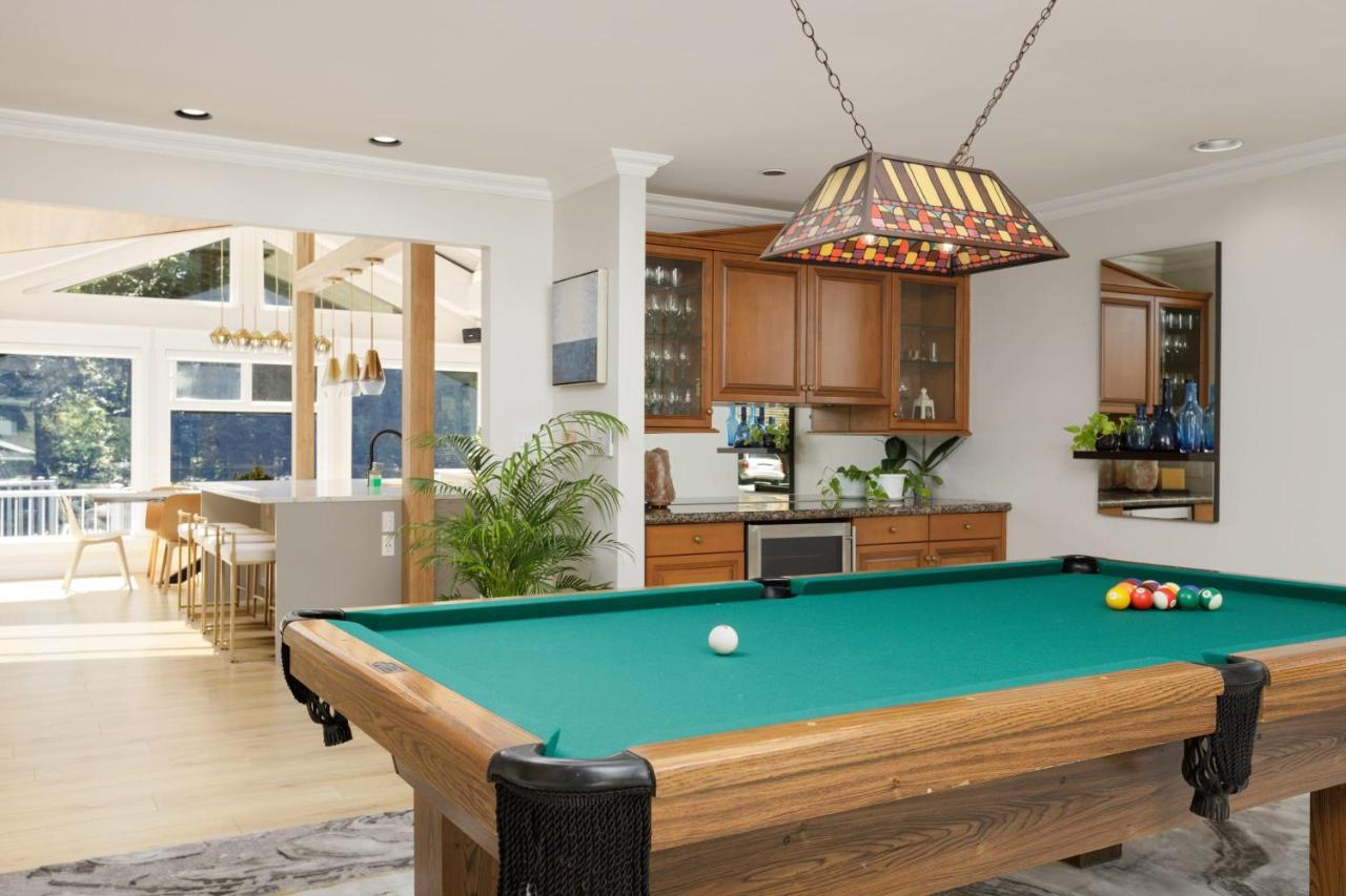 Beautiful Villa With Heated Pool Hot Tub By Forest North Vancouver Exteriér fotografie