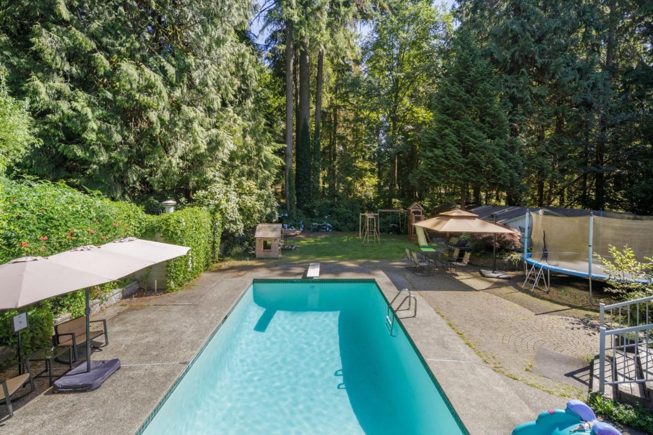 Beautiful Villa With Heated Pool Hot Tub By Forest North Vancouver Exteriér fotografie