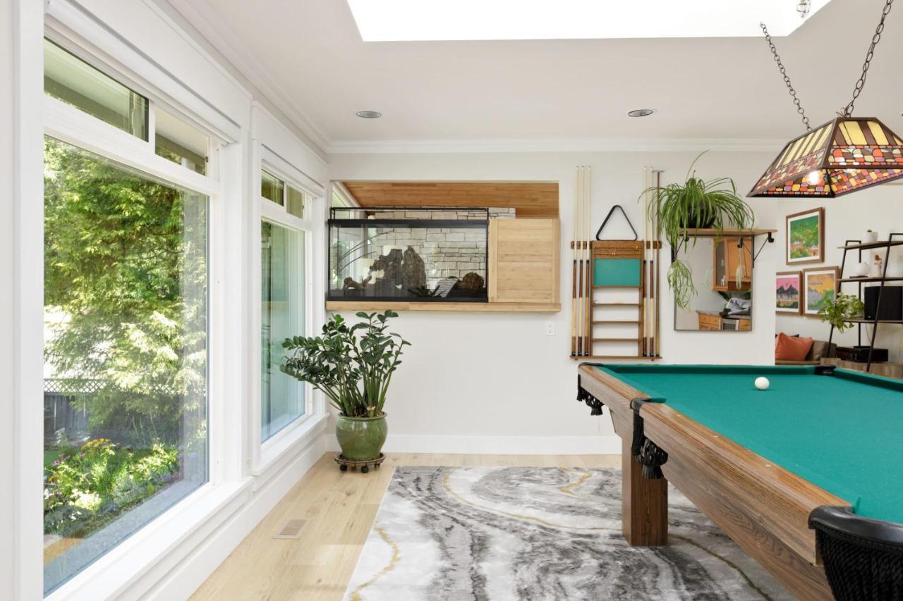 Beautiful Villa With Heated Pool Hot Tub By Forest North Vancouver Exteriér fotografie